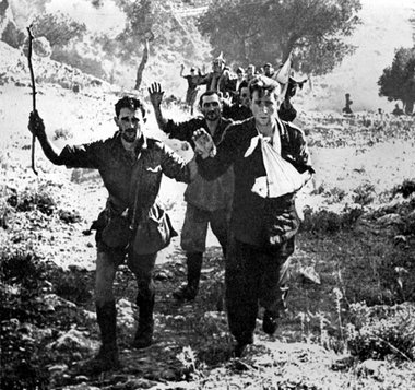 3,5 Millionen italienische Soldaten kapitulieren vor den Alliier... 3,5 Millionen italienische Soldaten kapitulieren vor den Alliier...