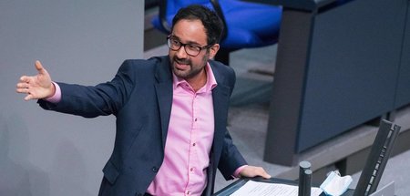 Übt scharfe Kritik: Linke-Bundestagsabgeordneter Niema Movassat ...
