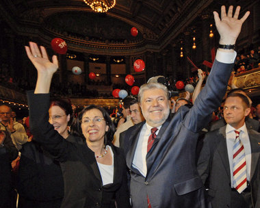 Verlierer in Siegerpose: Andrea Ypsilanti und Kurt Beck