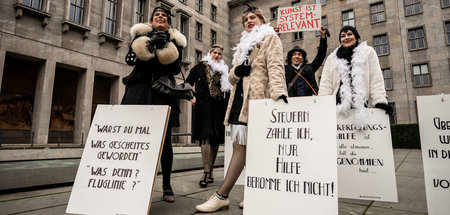 »Das Theater war einfach weg« – Künstlerinnen bei einer Aktion f...