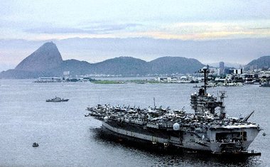 Vor Rio de Janeiros Zuckerhut: USS-Flugzeugträger George Washing...