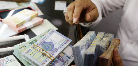 Im Libanon ist immer mehr Geld notwendig, um sich versorgen zu k... Im Libanon ist immer mehr Geld notwendig, um sich versorgen zu k...