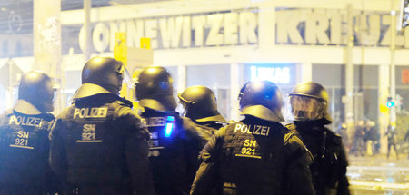 Polizeieinsatz am Connewitzer Kreuz in Leipzig (1.1.2018)