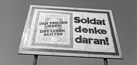 Klare Botschaft: Schild in der DDR (1963)