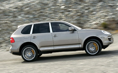 Aus der Porsche-Welt: »Cayenne«. Angeberischer Spritfresser ab 5...
