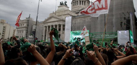 Für das Recht auf Abtreibung: Protest vor dem Kongressgebäude in...