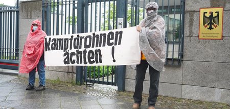 Berlin, 11. Mai 2020: ATTAC-Demonstration zum Auftakt der »offen...