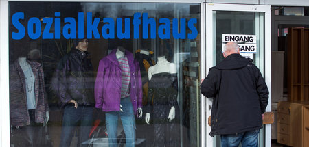 Hartz IV bedeutet Armut per Gesetz Hartz IV bedeutet Armut per Gesetz