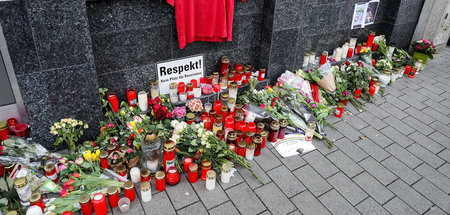 Gedenken an das von einem Neonazi begangene Massaker in Hanau (2...