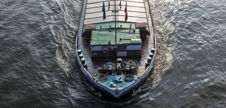 Schüttgutfrachter auf dem Rhein