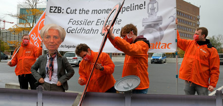 »Fossiler Energie den Geldhahn zudrehen«: Aktivisten von ATTAC v...
