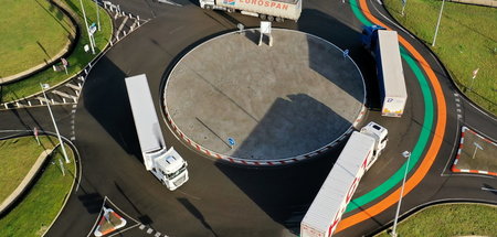 Brennpunkt des Nach-Brexit-Handels: Terminal des Eurotunnels in ...