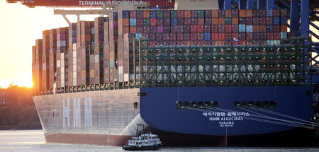 Hamburger Hafen: Giganten auf hoher See (7.6.2020) Hamburger Hafen: Giganten auf hoher See (7.6.2020)