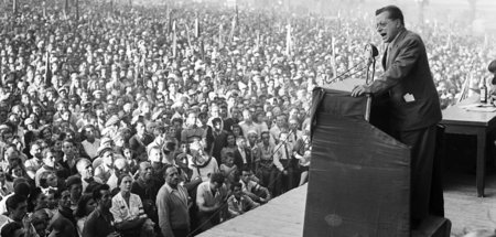 Die demokratische Revolution vollenden, in Richtung Sozialismus ... Die demokratische Revolution vollenden, in Richtung Sozialismus ...