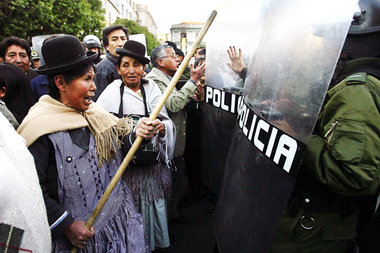 Unterstützer von Evo Morales vor dem Präsidentenpalast in La Paz