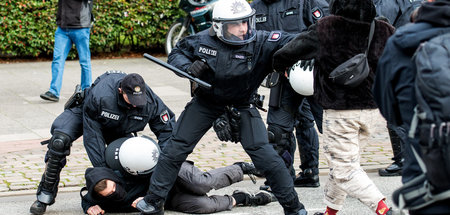 Rangelei vor dem Hamburger Landgericht nach dem Urteil gegen die...