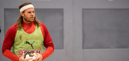 Dabei sein ist alles: Der dänische Handballstar Mikkel Hansen hä...