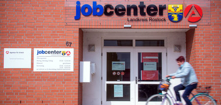 Wer im Hartz-IV-System steckt, muss sich abstrampeln, um zu über...