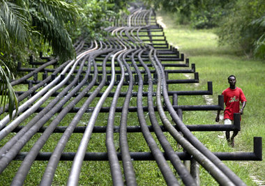 … Ölpipeline im Nigerdelta: Leicht zu sabotieren