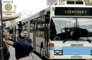 Warnstreik der Pforzheimer Busfahrer gegen Privatisierung