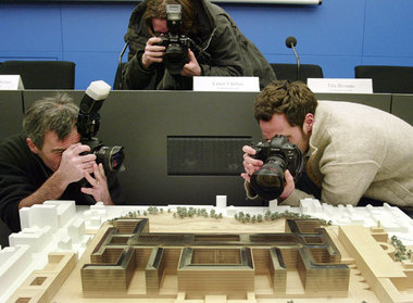 Größer als das Pentagon? Das Modell der künftigen BND-Zentrale i... Größer als das Pentagon? Das Modell der künftigen BND-Zentrale i...