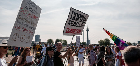 Protest_gegen_Corona_66722681.jpg