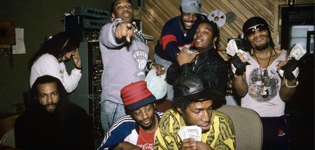 Und wer von euch ist Duke Bootee? Keiner? Grandmaster Flash and ... Und wer von euch ist Duke Bootee? Keiner? Grandmaster Flash and ...