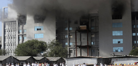 Feuer_beim_weltgroes_68081396.jpg