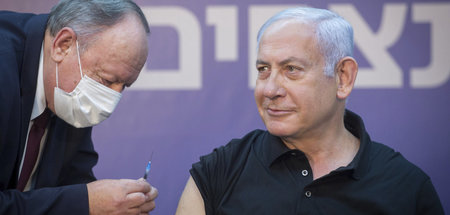 Israels Premierminister lässt sich in Ramat Gan gegen das Corona... Israels Premierminister lässt sich in Ramat Gan gegen das Corona...