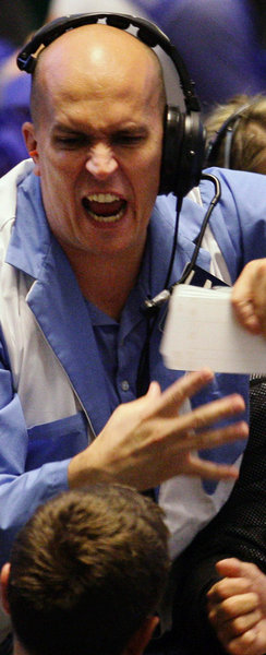 Erst runter, dann rauf. An den Börsen, wie hier in New York, sor...