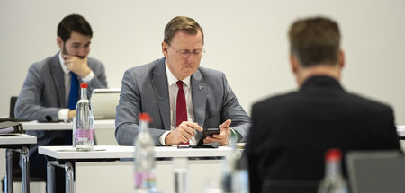 Verbringen viel Zeit miteinander: Bodo Ramelow und sein Smartpho...