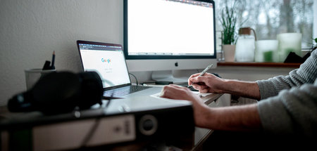 Problem beim Homeoffice: Erwerbsarbeit und Privathaushalt versch...