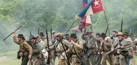 Von vielen weißen US-Amerikanern wird die Konföderation immer no... Von vielen weißen US-Amerikanern wird die Konföderation immer no...
