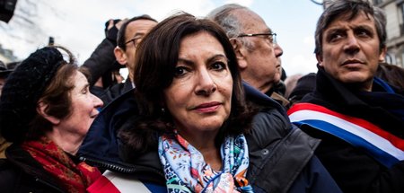 Pariser Bürgermeisterin Anne Hidalgo (M.) auf einer Demo in der ... Pariser Bürgermeisterin Anne Hidalgo (M.) auf einer Demo in der ...