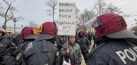 Polizei mit Großaufgebot bei Demo gegen Coronamaßnahmen am Sonnt...