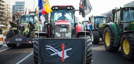 Landwirte protestieren in Berlins Innenstadt gegen die Agrarpoli...