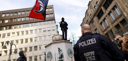 Kundgebung gegen den Infostand einer rechten Gruppe in Köln (15....