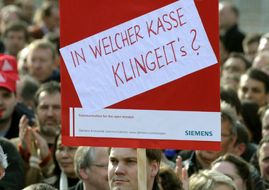 Das System Siemens: Arbeitsplatzvernichtung und Korruption (Demo... Das System Siemens: Arbeitsplatzvernichtung und Korruption (Demo...