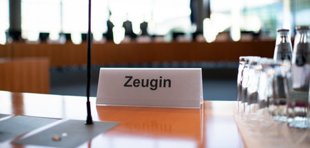Gewaltenteilung heißt, letztlich den Staatsapparat vor lästigen ...