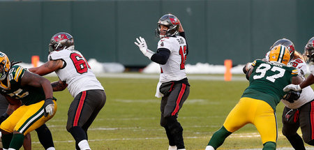 Einer der besten seiner Art: Quarterback Tom Brady (M.) von Tamp...