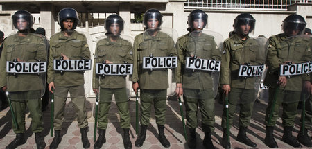 Polizisten in Teheran (15.4.2011)