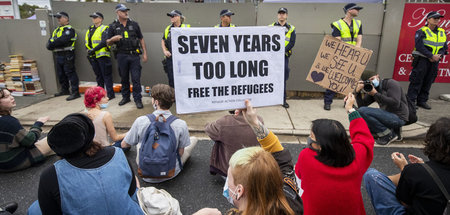 »Sieben Jahre sind zu lang«: Protest gegen die andauernde Intern...