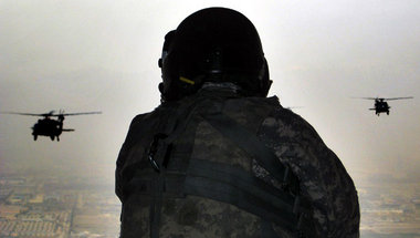 Zwei »Black Hawk«-Hubschrauber im Anflug: US-Besatzer griffen jü...