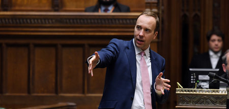 Der britische Gesundheitsminister Matthew Hancock versteht sich ...