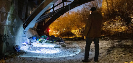 Obdachlose unter einer Hamburger Brücke am Mittwoch