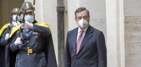 Gut fürs Kapital: Mario Draghi am Sonnabend auf dem Weg zu seine...
