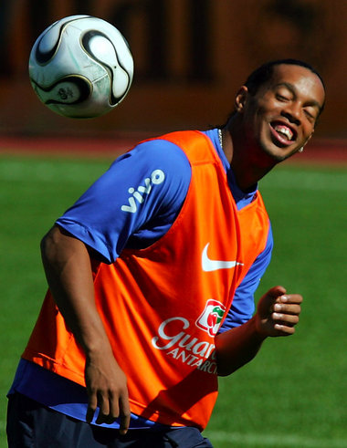 Immer locker, aber zum Sieg verdammt: Ronaldinho