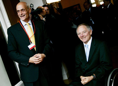 Vereint gegen »Terrorismus«: Wolfgang Schäuble (r.) und US-»Heim...