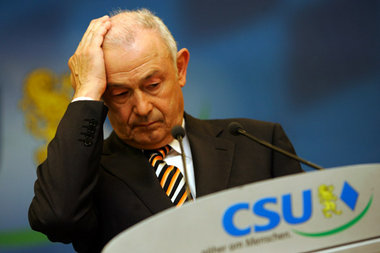 Günther Beckstein: Da kann man sich nur an den Kopf fassen! Günther Beckstein: Da kann man sich nur an den Kopf fassen!