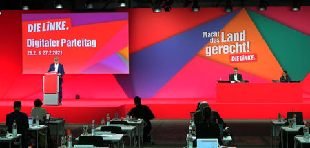 Der scheidende Parteivorsitzende Bernd Riexinger spricht auf dem...
